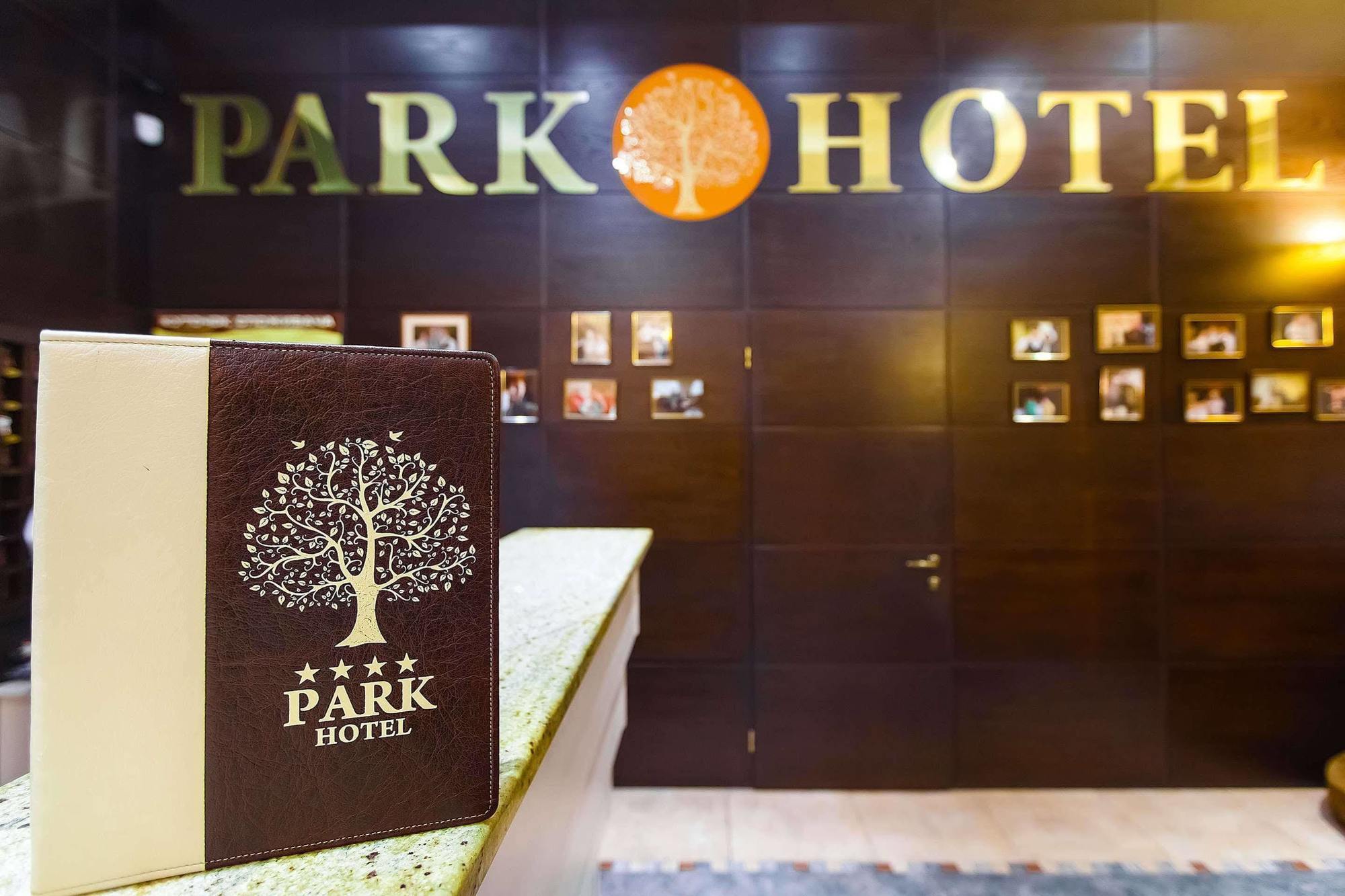 Park Hotel Jarkov Exterior foto